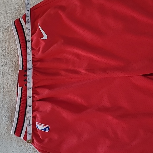 Nike Chicago Bulls NBA Dri Fit Basketball Shorts Kids Youth L Red Logo Active - Picture 7 of 13